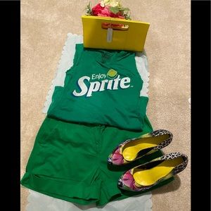 CocaCola Vintage Tee shirt 🍀💛